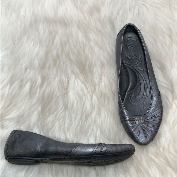 Born Bronze LeatherPleat Detail  Flats Sz 37/6.5 - Picture 1 of 6